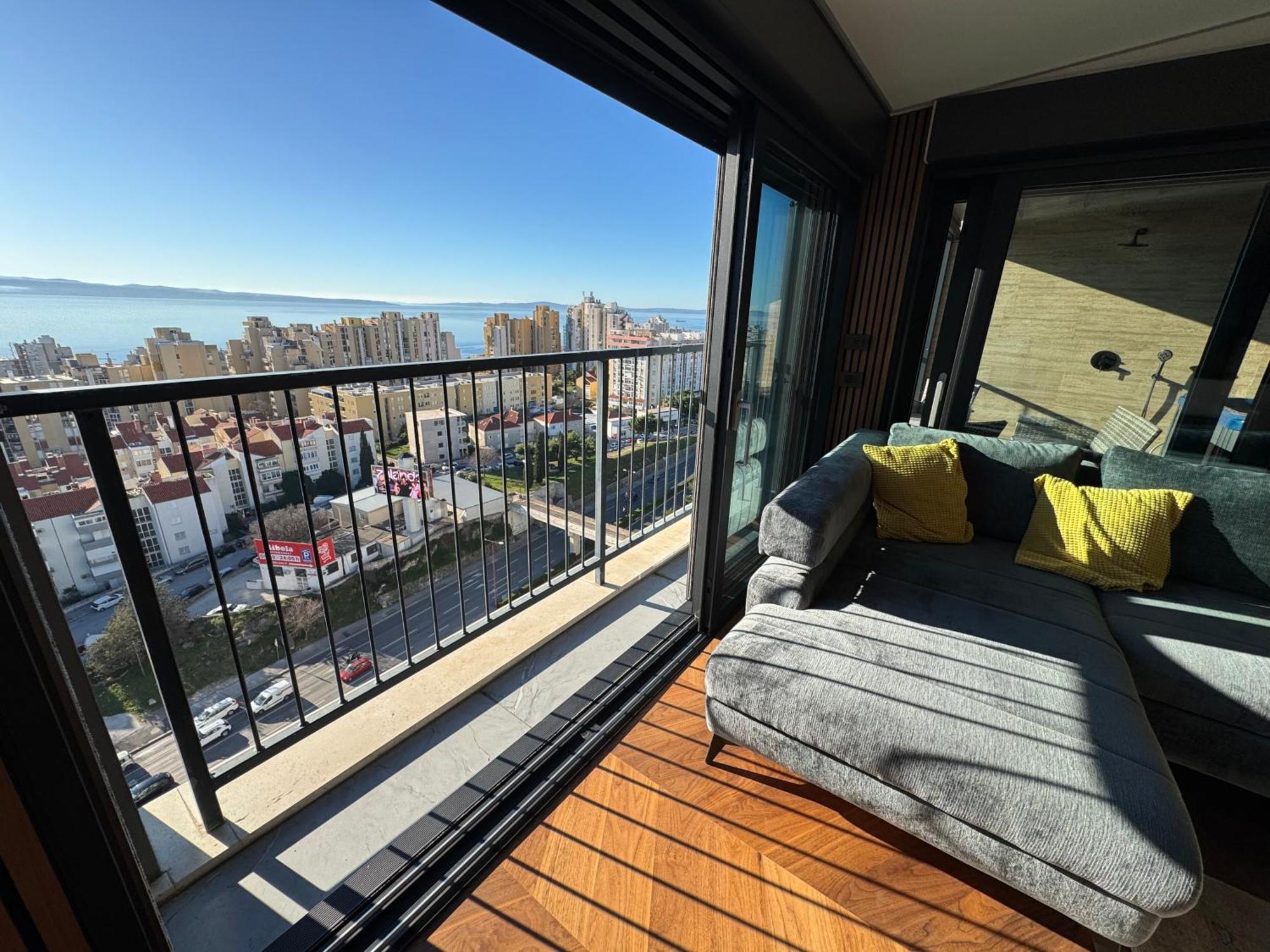 Magic View Luxury Penthouse With Jacuzzi And Sea View Appartement Split Buitenkant foto